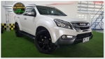 ปี 2014 is mux 30 navi rwd สีขาว at ดีเซลฟรีดาวน์