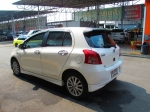 ออกรถเพียง 99 บาท TOYOTA YARIS1.5E ชุดแต่งรอบคัน เกียร์ออโต้ CD ABS AIRBAG ไฟตัดหมอก ล้อแม็กยางใหม่ ภายในเบาะหนัง  โทร 095 7401229