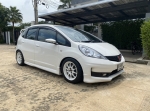 HONDA JAZZ ปี2011 แต่ง RS ไฟเช้นคันนี้ ออกรถไม่ต้องออกเงิน เกียร์ออโต้ พวงมาลัยมัลติ CD ABS USB AIRBAG  จอ ZD ดิฟฟี่ ล้อ ENKEI ยางซอฟดอกเต็มๆ ดิสเบรก 4ล้อ กุญแจรีโมท ไฟตัดหมอก ไฟท้ายยุ่น พร้อมเซ็นเซอร
